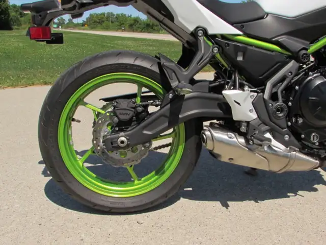 2021 Kawasaki Z650 ABS in Sport Bikes in Leamington - Image 13