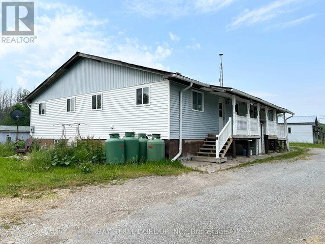 26844 WOODBINE AVE Georgina, Ontario in Houses for Sale in Markham / York Region - Image 4