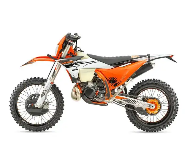 2026 KTM 300 XC-W HARDENDURO in Dirt Bikes & Motocross in Ottawa - Image 4