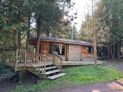 Waterfront Retreat - Cottage on Lake Superior, $2200 + Utils