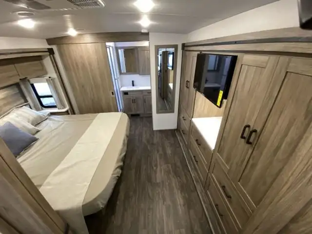 2025 Winnebago Vista 33K in RVs & Motorhomes in Abbotsford - Image 23