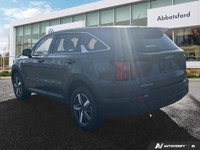 This Kia Sorento delivers a Regular Unleaded I-4 2.5 L/152 engine powering this Automatic transmissi... (image 2)