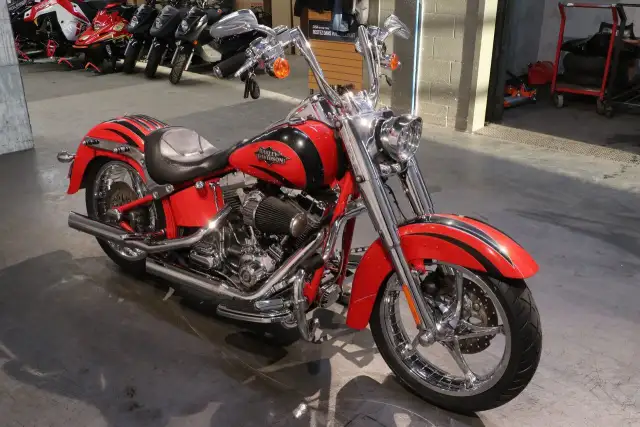 2011 Harley-Davidson CVO SOFTAIL CONVERTIBLE (FLSTSE2) in Sport Bikes in Ottawa - Image 12