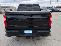 One Owner, Like New, LOW KM's, Z71 Off-Road Pkg, Convenience Pkg II, Safety Pkg 3.0L Duramax Diesel,... (image 4)