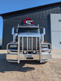 2012 Western Star 4900 Tri Drive Winch Truck Tridem KMS: 634,976 HRS: 18,195 Engine: Detroit DD15 56... (image 1)