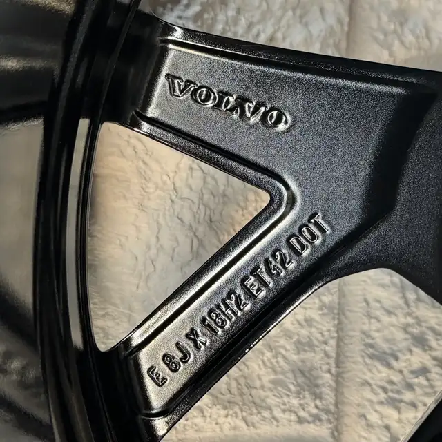 (98%) 4x Volvo S60 | V60 18" OEM Winter Wheels Package in Tires & Rims in City of Toronto - Image 8