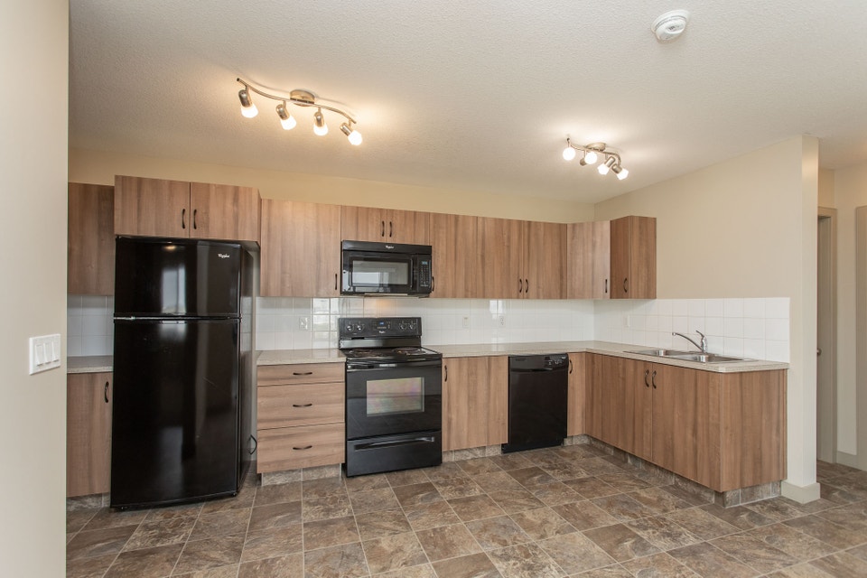 2 Bedroom 1 Bathroom, Gym Included - November 3