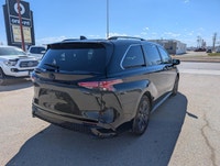 Come finance this vehicle with us. Apply on our website stonebridgeauto.com 2022 Toyota Sienna Hybri... (image 3)