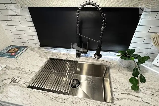 2025 VENTURE RV STRATUS 241VRK in Travel Trailers & Campers in Calgary - Image 16