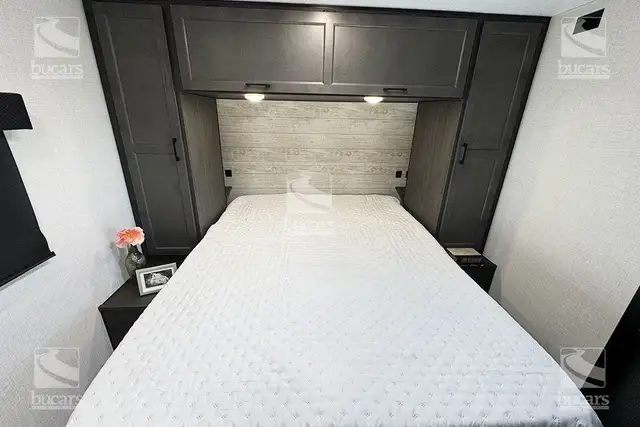 2025 VENTURE RV STRATUS 241VRK in Travel Trailers & Campers in Calgary - Image 25