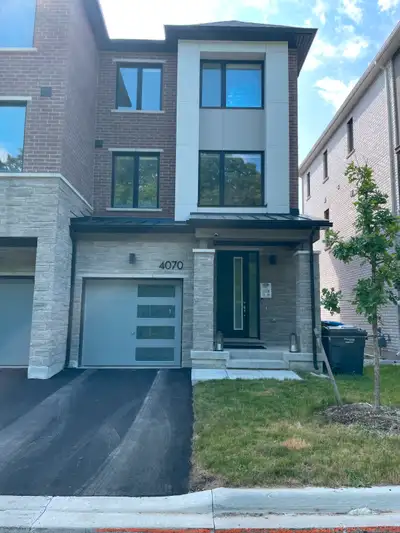 1BR 1Bath Room - Dedicated Floor in Townhouse