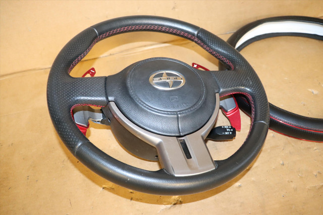 2013-2016 SCION FRS Subaru BRZ Steering wheel Airbag Paddles dans Autres pièces et accessoires  à Ville de Montréal - Image 3