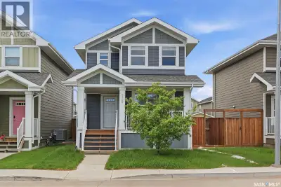 Opportunity awaits at 139 Stilling Mews in Rosewood. Built in 2019, this 1,386 sq. ft. two-storey ho...