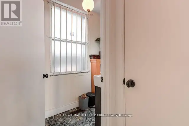 1118 QUEEN STREET E Toronto (South Riverdale), Ontario in Commercial & Office Space for Sale in City of Toronto - Image 21