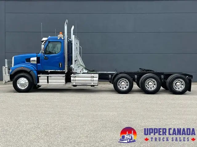 2024 Western Star 49X Tri-Drive in Heavy Trucks in Barrie - Image 3