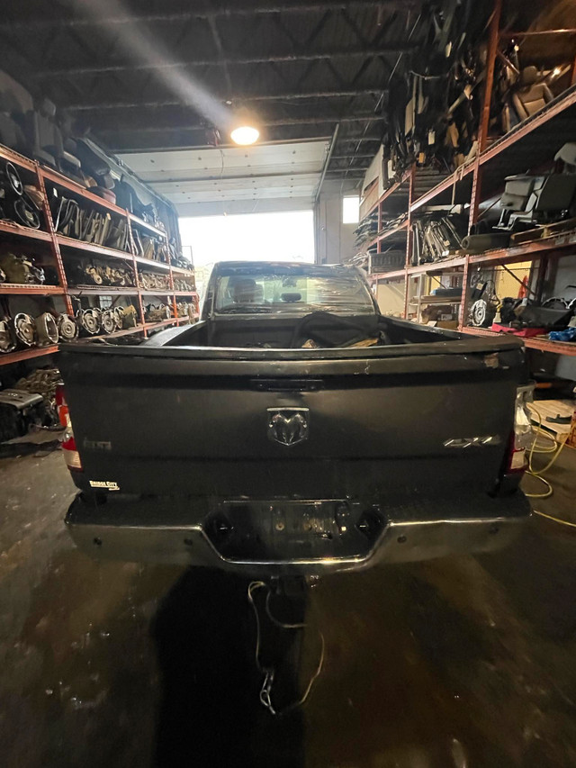 2017 Dodge Ram 3500 Cummins 6.7L for PARTS ONLY in Auto Body Parts in Calgary - Image 3