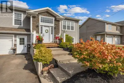 Step outside to your own backyard oasis at 53 Starling Crescent. This dream space includes an above-...