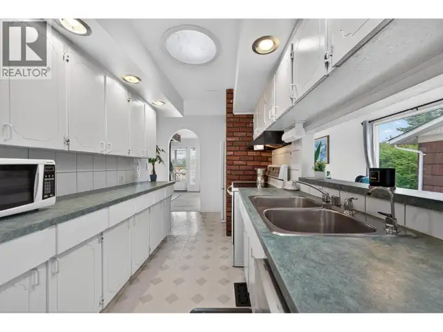 743 DOUGLAS Street Kamloops, British Columbia in Houses for Sale in Kamloops - Image 11