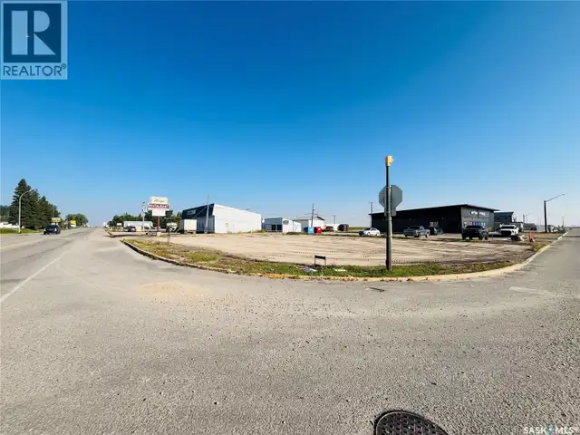 904 Park AVENUE Moosomin, Saskatchewan in Land for Sale in Regina - Image 3
