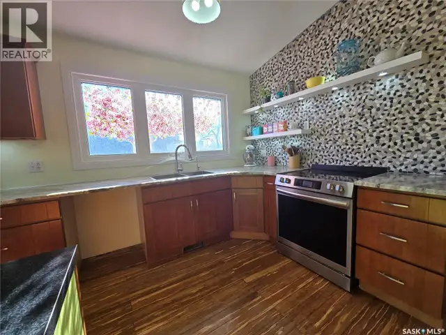 531 Scott STREET Weyburn, Saskatchewan in Houses for Sale in Regina - Image 6