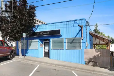 Prime Commercial Space Available in the Heart of Courtenay! Discover the perfect location to launch...