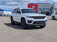 The new 2025 Jeep Grand Cherokee Altitude combines rugged capability, advanced technology, and refin... (image 8)