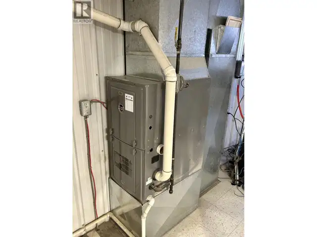 8529 100 STREET Fort St. John, British Columbia in Commercial & Office Space for Rent in Fort St. John - Image 8