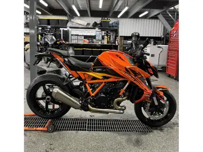 2026 KTM 1390 R EVO KTM 1390 R EVO 2026 Les photos peuvent être à titre indicatif et sans inscriptio...