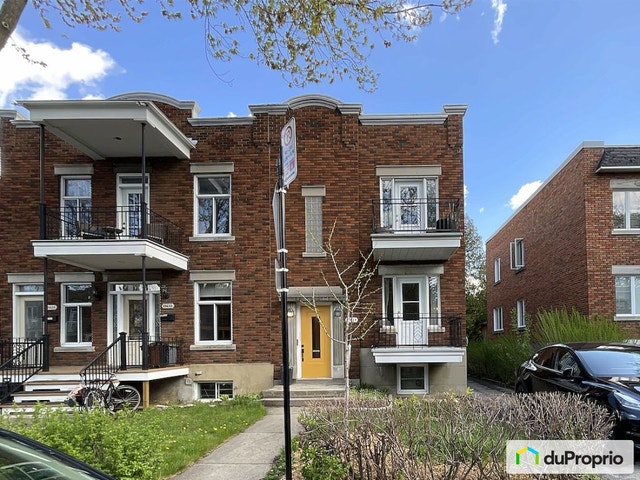 $1,049,000 - Triplex for sale in Ahuntsic / Cartierville — photo 1