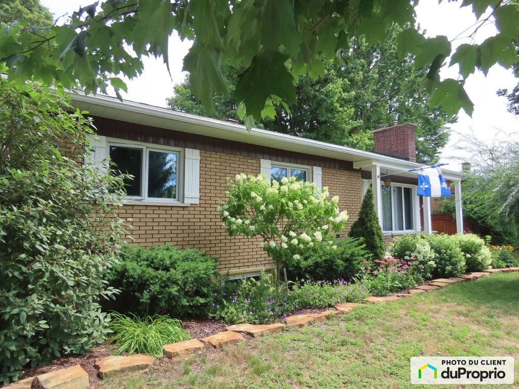 $599,900 - Bungalow for sale in Granby — photo 2
