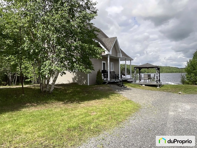 $280,000 - Cottage for sale in Ste-Jeanne-D'Arc — photo 1