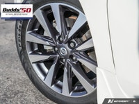 Enjoy peace of mind with this accident-free 2017 Nissan Altima 2.5 Sv, verified by CARFAX Canada. Wi... (image 6)