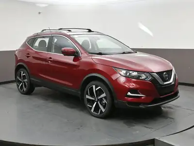 Powered by a fuel-efficient 2.0L 4-cylinder engine paired with Intelligent AWD, this 2023 Nissan Qas...