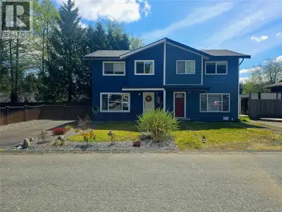 This stylishly updated half-duplex is a fantastic family home offering exceptional value on a beauti...