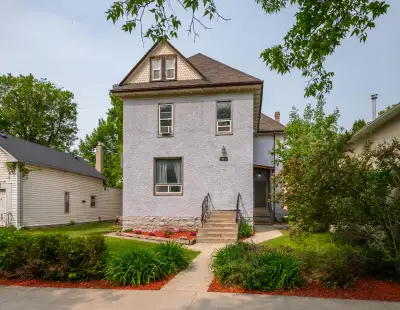 541 Langevin St, Winnipeg, MB Offers as received. Opportunity to own a high cash flowing 6 plex in t...