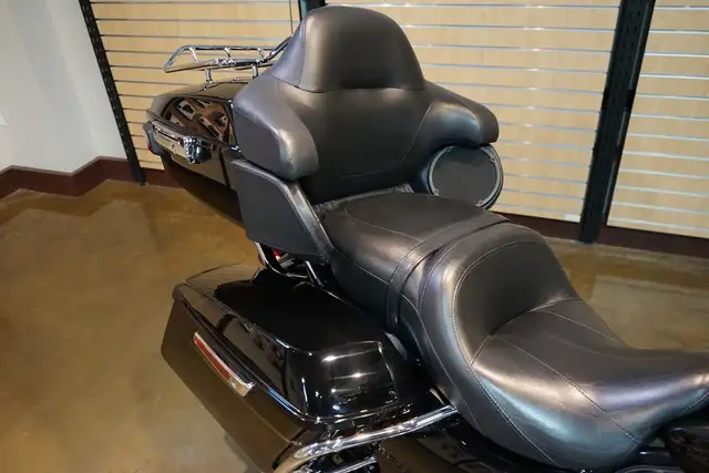 2019 Harley-Davidson Electra Glide Ultra Limited in Sport Touring in Medicine Hat - Image 12