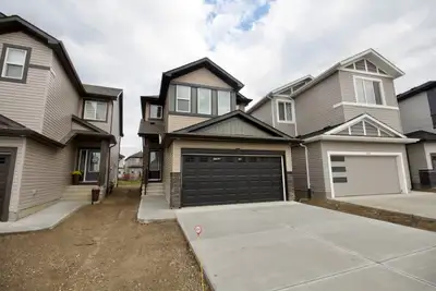 Heritage Valley 3 Bed 2.5 Bath Home Dbl Garage SW Edmonton