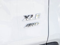 *Sunroof, Heated Steering Wheel, Power Liftgate, Heated Seats, Aluminum Wheels!* With rugged capabil... (image 6)