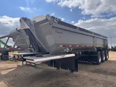 450 High Tensel Steel Box 24.5" on Alum. Rims Rear Weldon Axle Stoppers Drop Down Landing Gear 31' M...