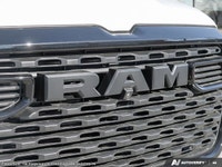 POWER DEPLOYABLE RUNNING BOARDS, PANORAMIC SUNROOF, 124.9L FUEL TANK, POWER TAILGATE, 3.92 REAR AXLE... (image 9)