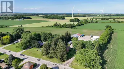 Located just 3 minutes from the 401, south of Woodstock, this outstanding opportunity to acquire a h...