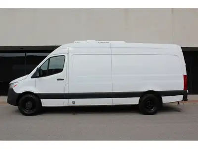 THERMO KING REFRIGERATOR - FREEZER UNIT!!! 2020 MERCEDES SPRINTER 3500 - 170 - HIGH ROOF -- 3.0L V6...