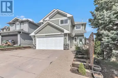 NEW ROOF / NEW EXTERIOR / FULL REPAINT / NEW CARPETS / UPDATED FIXTURES / FULLY DEVELOPED / AIR COND...