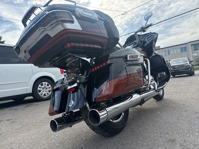 2015 Harley-Davidson CVO Road Glide ~ SUPER CLEAN ~ 110CI ~ ROAD in Sport Touring in City of Toronto - Image 13