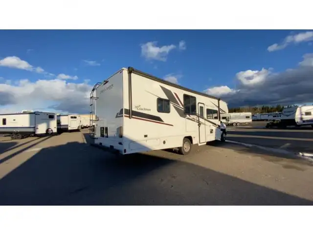 2023 Coachmen RV Freelander 29KB in RVs & Motorhomes in Dawson Creek - Image 5