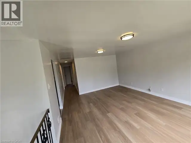 99 CLUTHE Crescent Kitchener, Ontario in Houses for Sale in Kitchener / Waterloo - Image 10