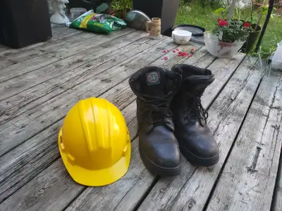 Moosehead Safety Boots Size 12 Used McCormick Hard Hat New $80, View more