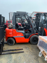 New Forklift Unicariers 2022 5000 lb Dual Fuel