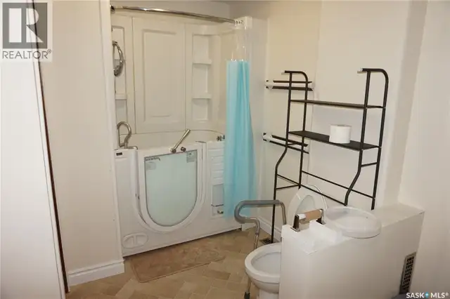 46 Rogers PLACE Regina, Saskatchewan in Houses for Sale in Regina - Image 28