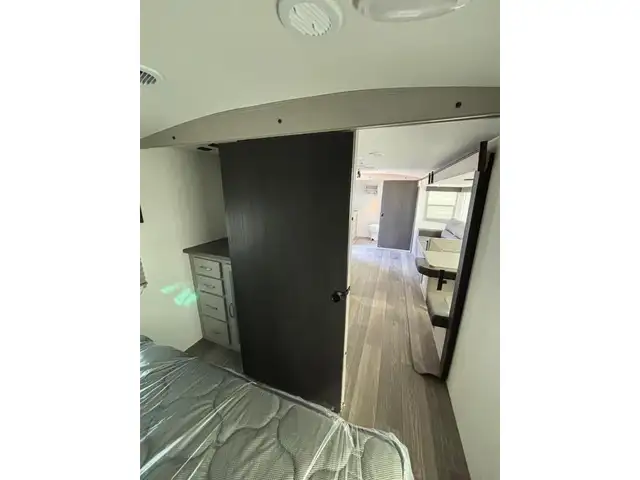 2024 Shadow Cruiser Shadow Cruiser Ultra Lite 260 RBS in Travel Trailers & Campers in Grande Prairie - Image 13